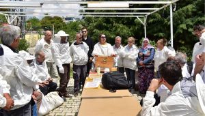 Bornova Belediyesi'nden yeni arıcılara tam destek