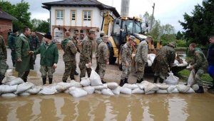 Bosna Hersek'te yaşanan taşkınlar hayatı felç etti