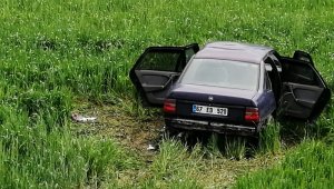 Çarpışan iki otomobilden biri araziye uçtu: 6 yaralı