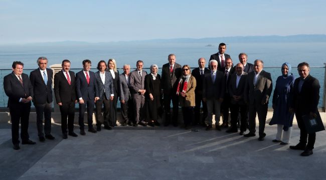 Cumhurbaşkanı Erdoğan, Demokrasi ve Özgürlükler adasında incelemelerde bulundu 