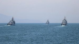 Denizkurdu tatbikatına katılan gemiler Çanakkale Boğazı'ndan geçiş yaptı 