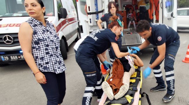 Denizli'de öğrenci servisi kazası: 14 yaralı