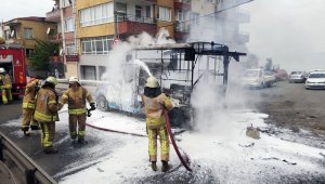 E-5 karayolu Küçükçekmece'de kamyonette yangını
