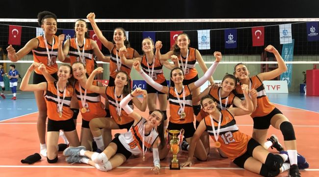 Eczacıbaşı Küçük Kız Takımı, Türkiye Şampiyonu oldu