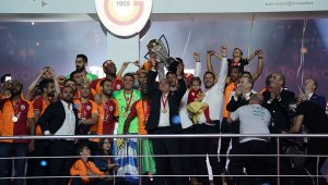 Fatih Terim 5 yıl daha Galatasaray'da