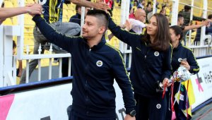 Fenerbahçe'de kupalar sergilendi