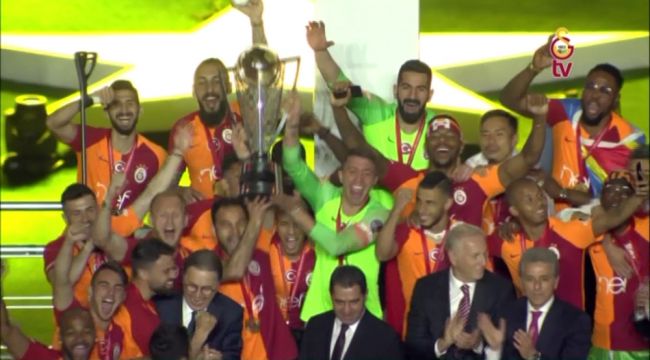 Galatasaray, 22. şampiyonluk kupasını aldı