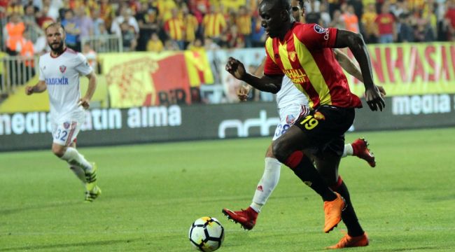 Göztepe'de Demba Ba sesleri