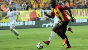 Göztepe'de Demba Ba sesleri