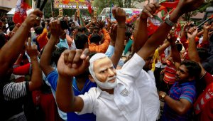 Hindistan Başbakanı Modi zaferini ilan etti