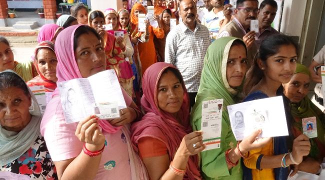 Hindistan'da 5 haftadır süren seçimlerde oy verme işlemi bitti