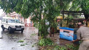 Hindistan'da Fani Kasırgası 2 can aldı