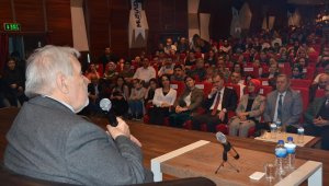 İlber Ortaylı: "Trump bir kovboy kadar cahil bir adam"