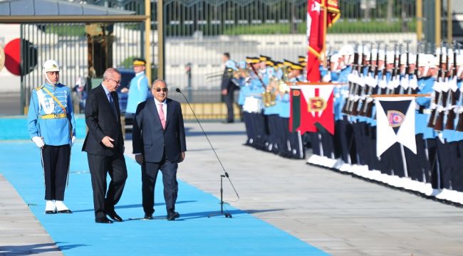 Irak Başbakanı Abdulmehdi'yi resmi tören ile karşılandı