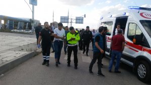 İşçi servisi ile otomobil çarpıştı:14 yaralı