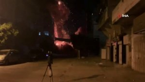 İsrail ordusu Gazze'de bir binayı daha vurdu