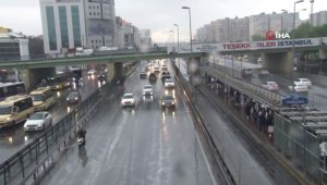 İstanbul'da yağmur etkili olmaya başladı