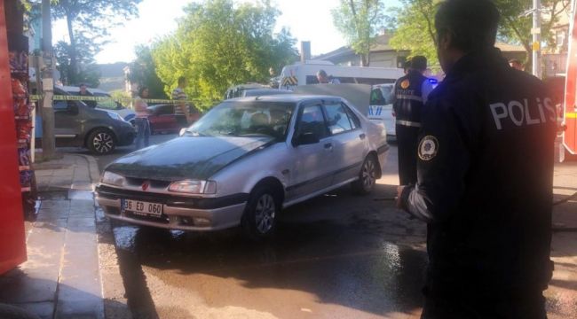 Kars'ta duman çıkan araç polis ve itfaiyeyi alarma geçirdi