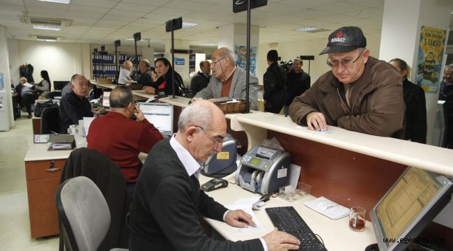 Konak'ta Vezneler Hafta Sonu da Açık