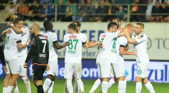 Konyaspor 11 haftalık galibiyet hasretine son verdi