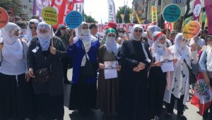 Kutlamalar için gruplar Bakırköy'de toplanmaya başladı