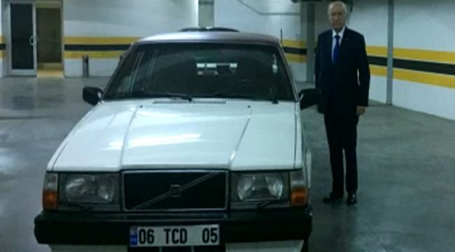 MHP Genel Başkanı Bahçeli'nin klasik araba turu