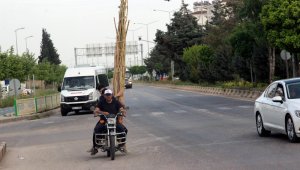 Motosikleti yük taşımak için kullanıyorlar