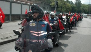 Motosikletli kuryelerden 19 Mayıs korteji