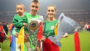 Muslera tarihe geçti