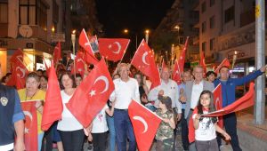 Ödemiş'te 100. Yıl Coşkusu Fener Alayı ve Konserle Son Buldu