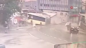 Pendik'de İETT otobüsünün feci kazası kamerada
