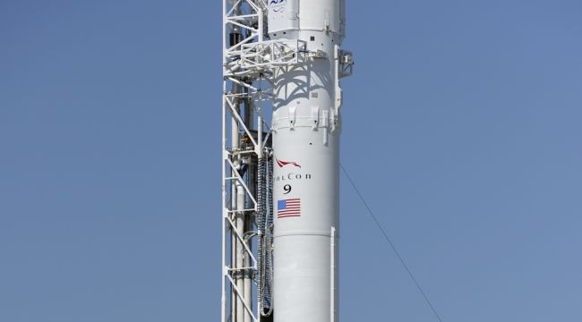 Rüzgar Falcon 9 roketinin fırlatılmasını erteletti