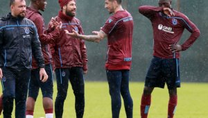 Trabzonspor yağmur altında çalıştı