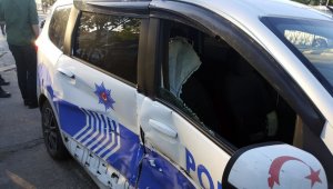 Tramvay polis aracına çarptı: 1 polis yaralı