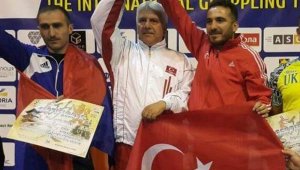 Yalovalı sporcular Rusya'dan madalyalarla döndü