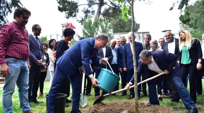 Yerel tohumlar Bornova'da geleceğe taşındı
