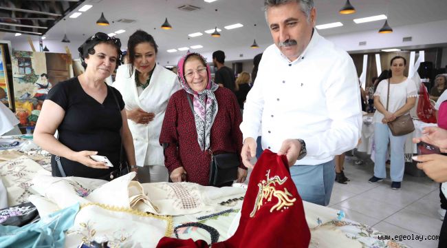 Bayraklı'da Kursiyerlerden Yıl Sonu Sergisi