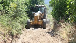 Bergama'nın Dört Bir Yanında Yol Çalışmaları Hızla Devam Ediyor 