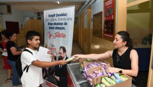 Çiğli'de Karne Alana Dondurma Sürprizi