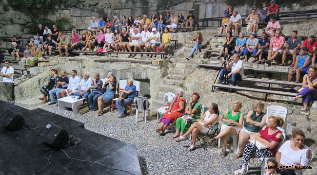 Foça'da Şiirli Gece
