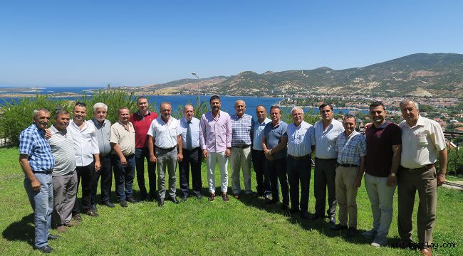 Foça'nın muhtarları çözüm için toplandı 