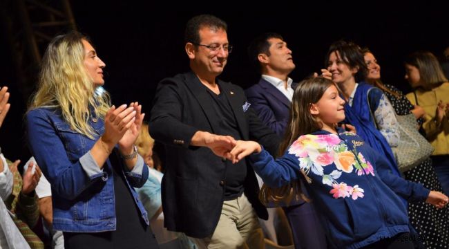 İmamoğlu, seçim stresini caz konserinde çocuklarla dans ederek attı