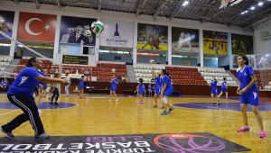 İzmir Büyükşehir Belediyesi Yaz Spor Okulları açılıyor