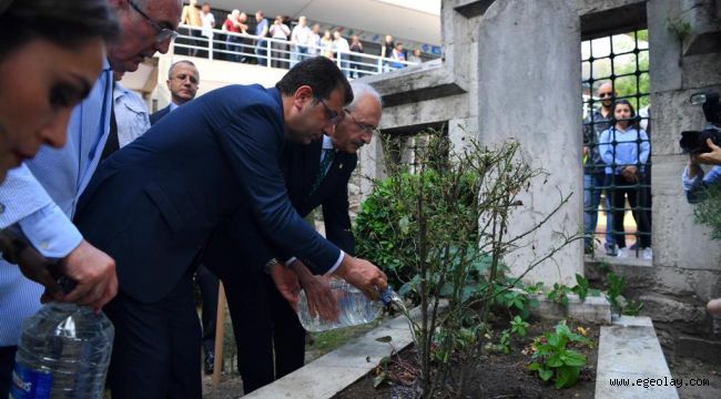 Kılıçdaroğlu ve İmamoğlu İBB'nin ilk Başkanı Hızır Bey'in mezarını ziyaret etti