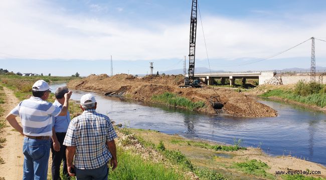 Küçük Menderes'e taşkın operasyonu