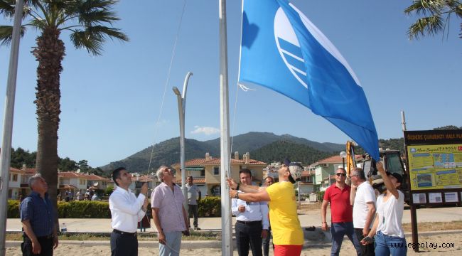 Menderes Sahillerine Mavi Bayrak