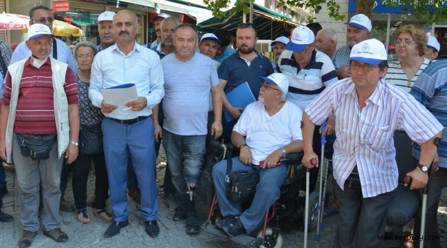Piyangocular isyan etti: ' Şubemizi kapatmayın…'