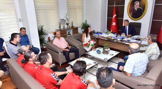 Samsunspor taraftarlarını ağırlayan Başkan İduğ: Gençleri spora teşvik edeceğiz