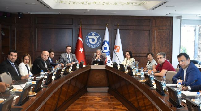 Türkiye-ABD Ekonomik İlişkileri İZTO'da değerlendirildi