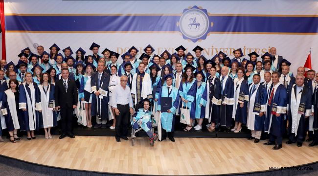 DEÜ'de ortak mezuniyet heyecanı 